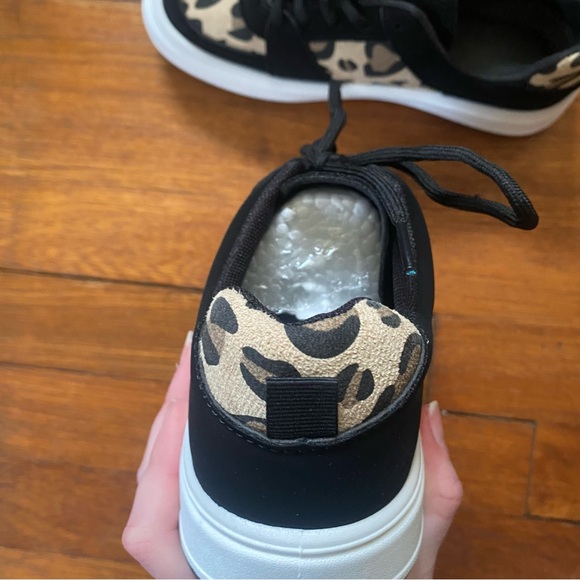 SHEIN Leopard Print Women's Sneakers - Picture 6 of 7